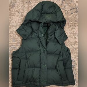 Lululemon Women's Green Puffer Vest Size 10 Exc Condition